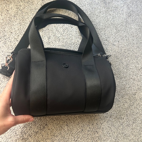 Lululemon Nylon Mini Barrel Duffle Bag 5L - Picture 4 of 6